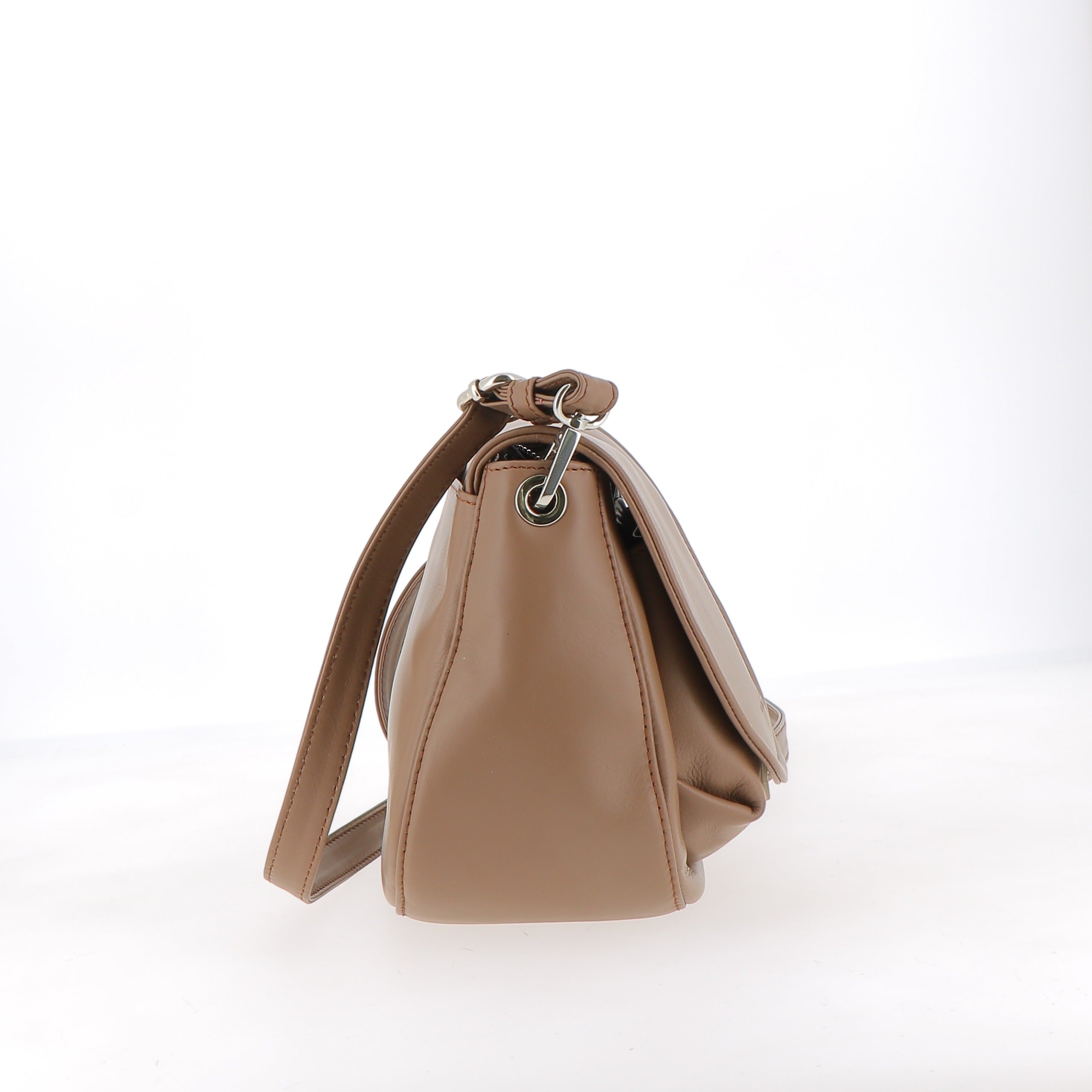 s/files/1/0674/9503/5061/files/A-211-COTE-TAUPE-scaled.jpg?v=1741875310